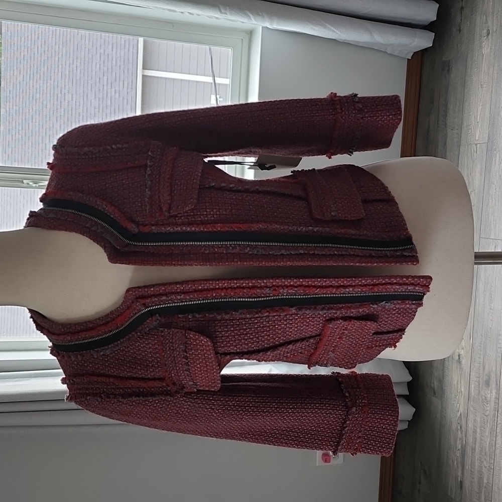 Hinge brought from nordstrom never wear